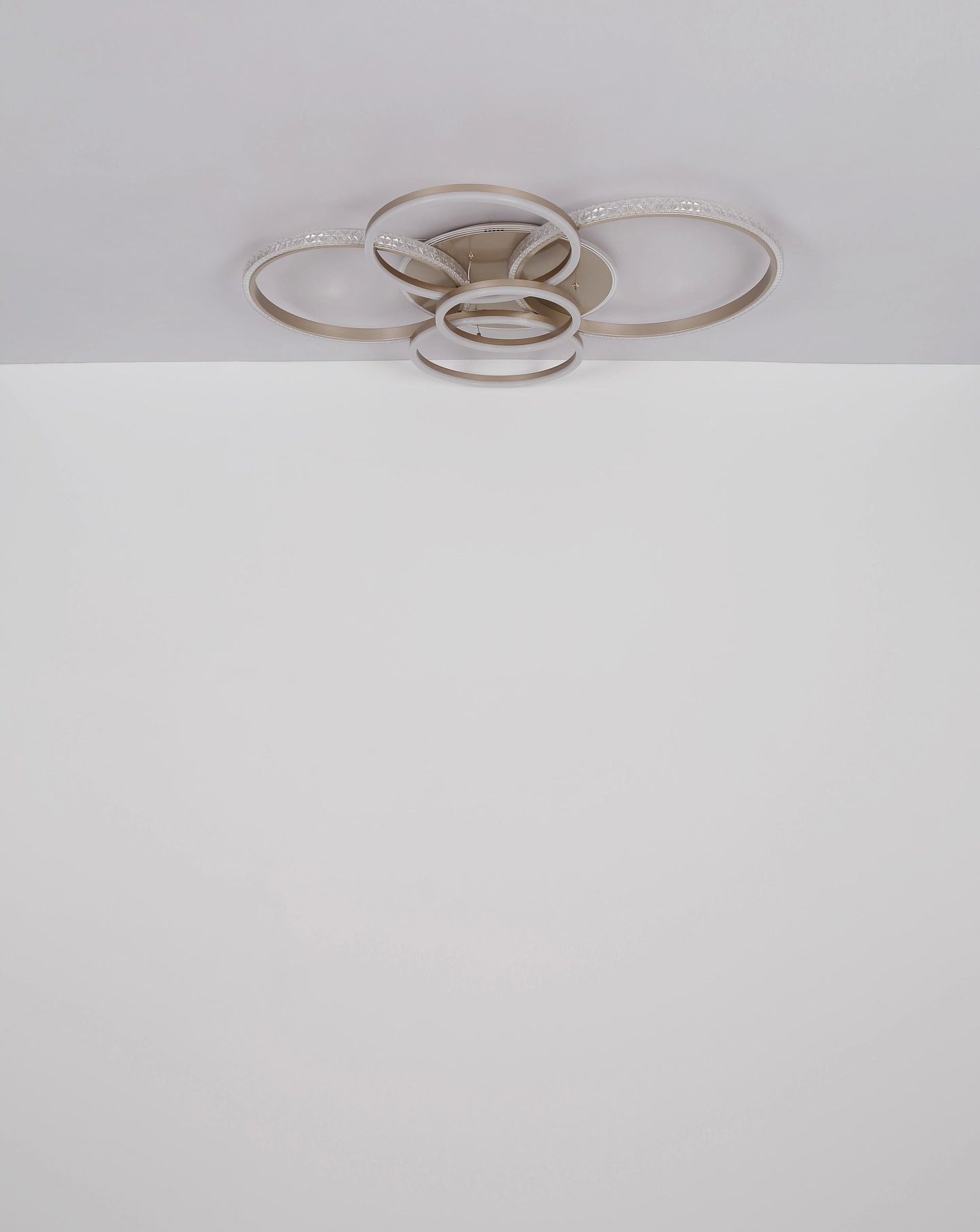 moderne-plafondlamp-met-champagnekleurige-ringen-lorelei-variant-image5