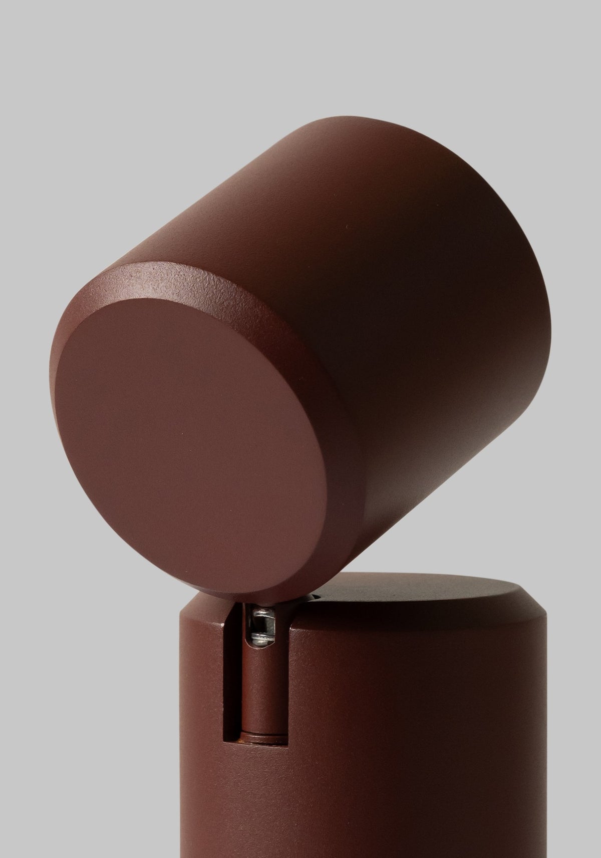 Bordeauxrode aluminium tafellamp met richtbare kop It's About RoMi Milan – afbeelding 9