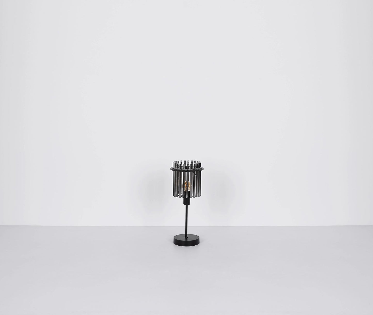 moderne-tafellamp-met-rookkleurige-glazen-staven-gorley-variant-image6