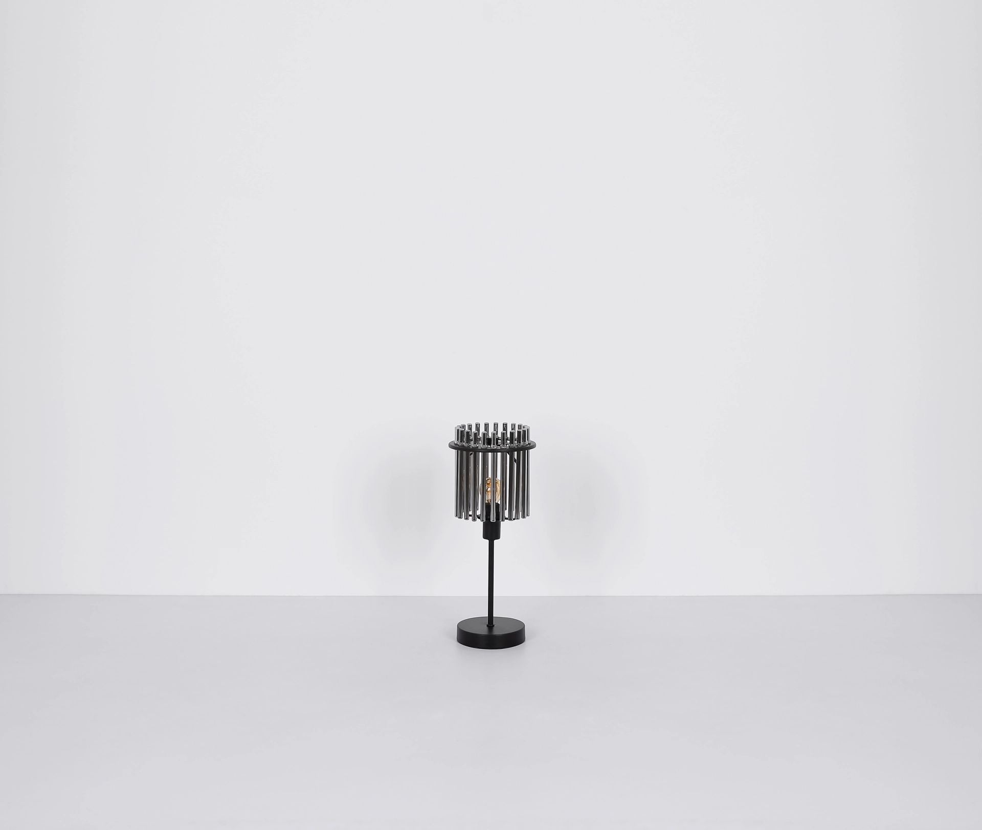 moderne-tafellamp-met-rookkleurige-glazen-staven-gorley-variant-image6