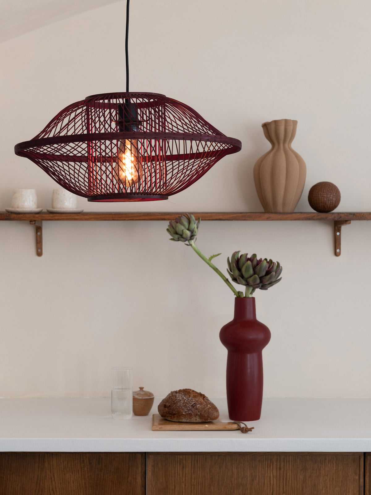 Bordeauxrode bamboe hanglamp met open vlechtwerk Ø50 cm GOOD&MOJO Maui – afbeelding 3