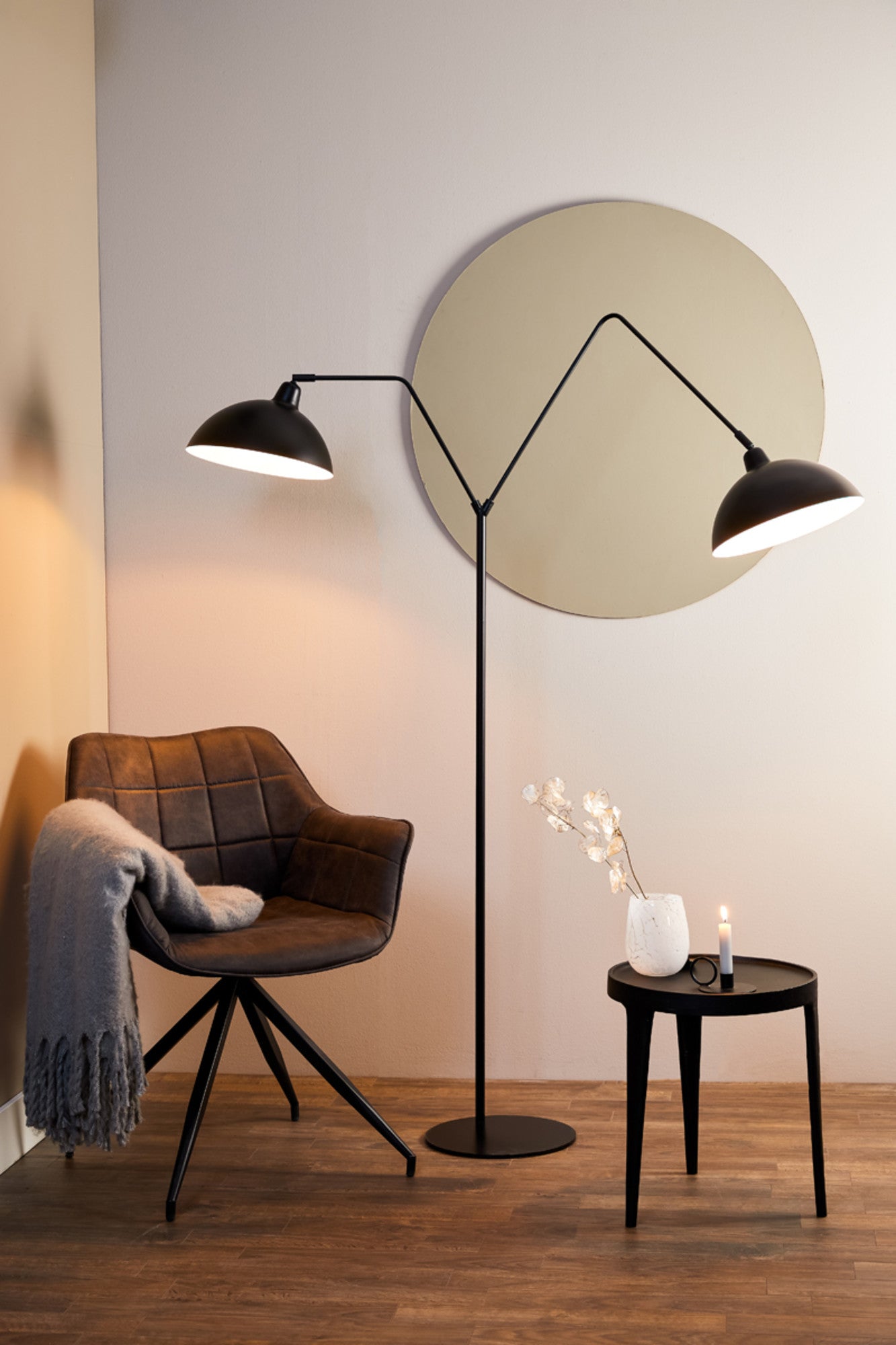 staande-dubbele-lamp-metaal-zwart-light-living-orion-variant-image4