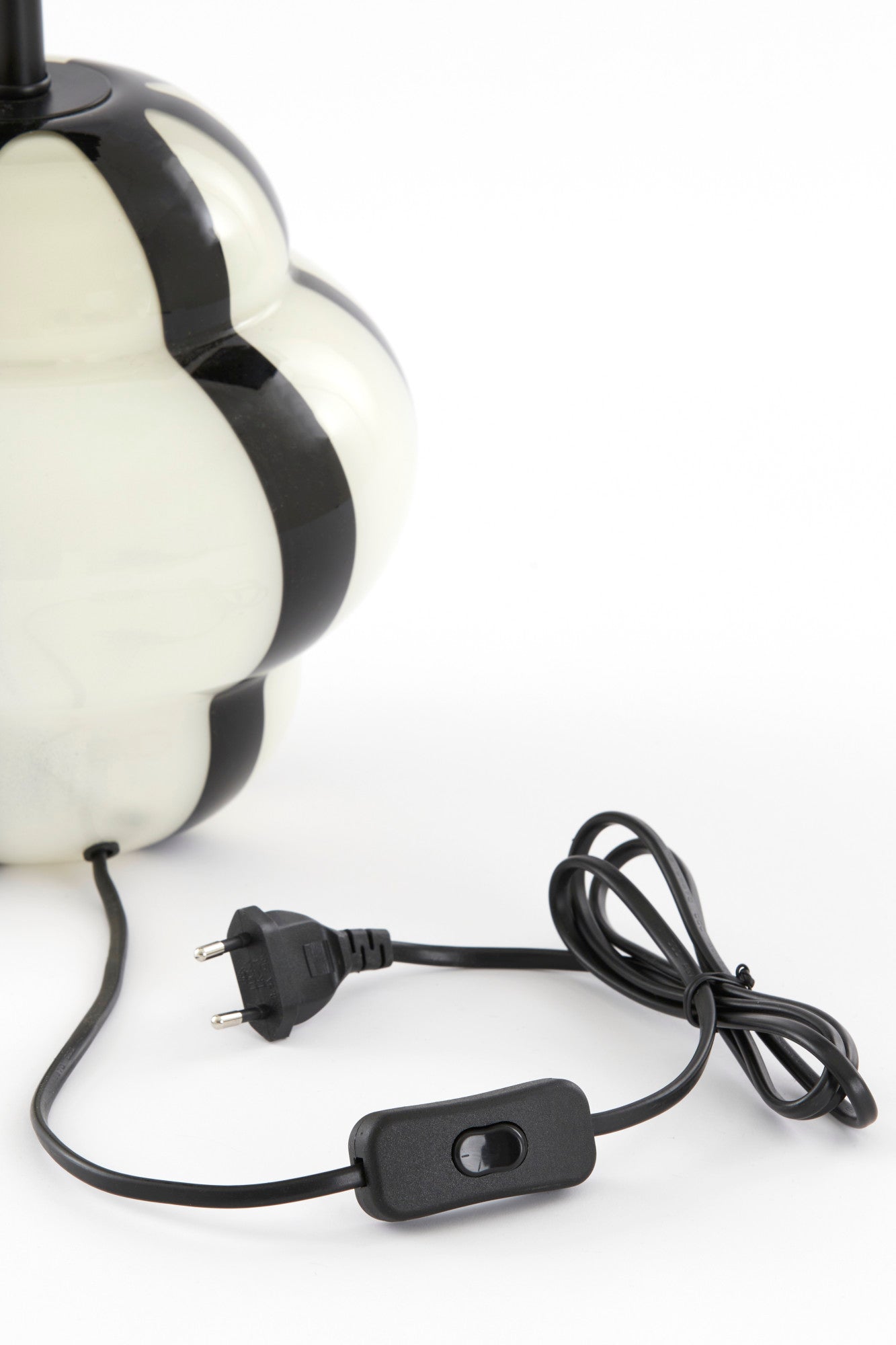 lampenvoetje-glas-zwart-wit-light-living-ylien-variant-image7