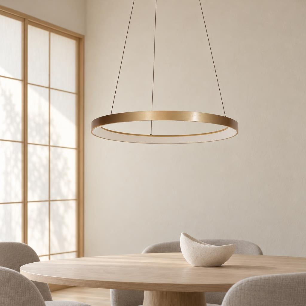 Златна висяща лампа с LED Steinhauer Ringlede 57 см – интериорна снимка