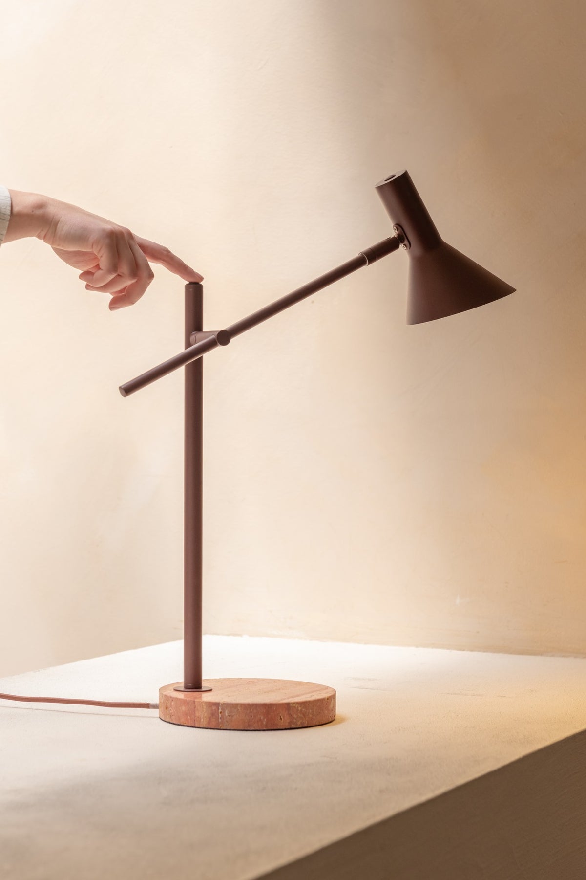Lampă de masă travertin bordeaux elegant It's About RoMi Izmir – imaginea 4