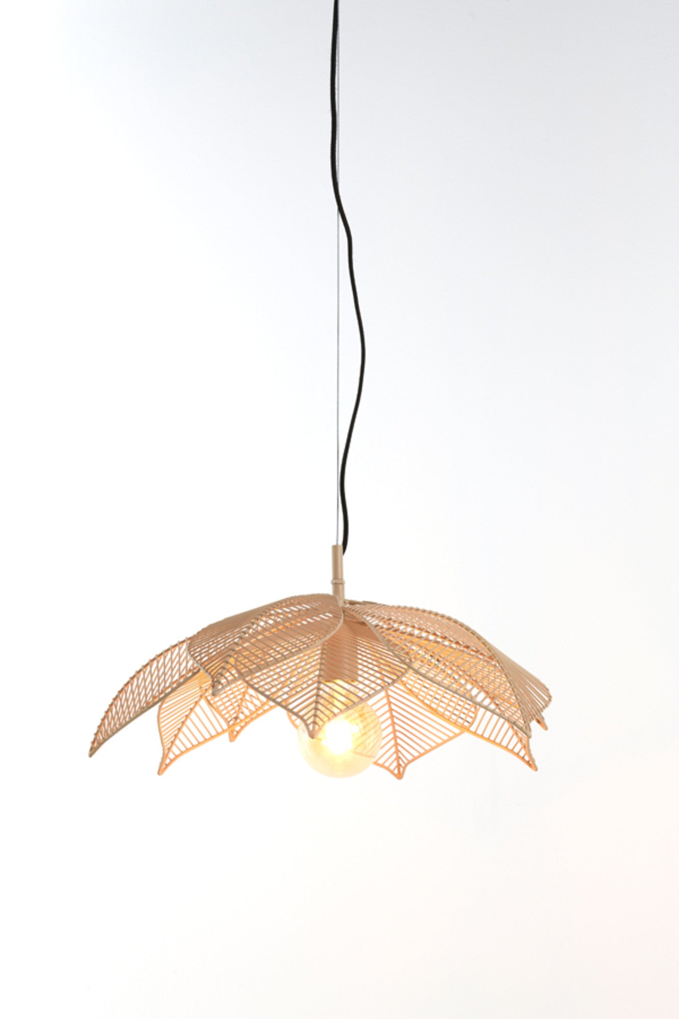 retro-beige-hanglamp-bloemvorm-light-living-pavas-variant-image2
