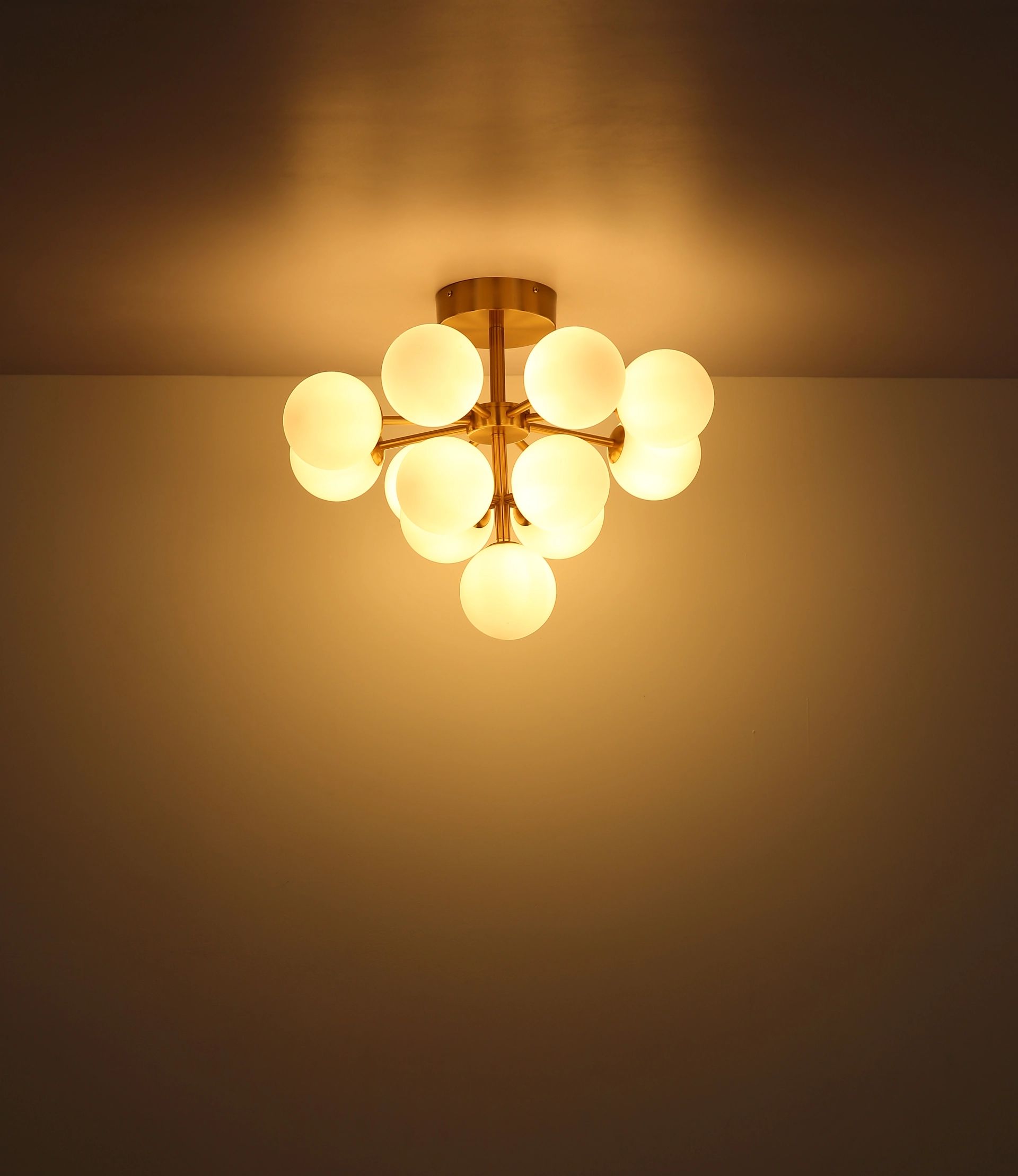 elegante-plafondlamp-met-opaal-glazen-bollen-grappy-variant-image2