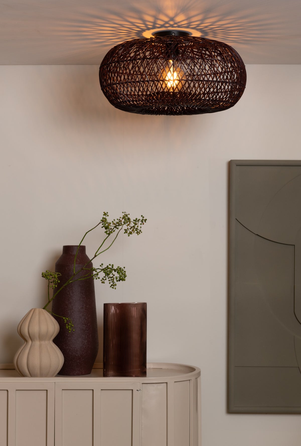 Varm bordeauxrød rattan loftlampe GOOD&MOJO Arizona – billede 1