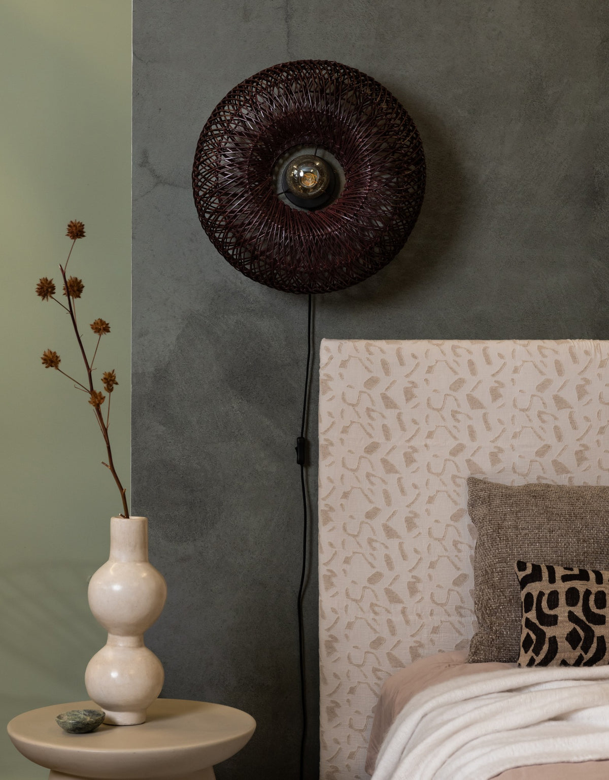 Bordeauxrode rotan wandlamp met vlechtkap GOOD&MOJO Arizona – afbeelding 8