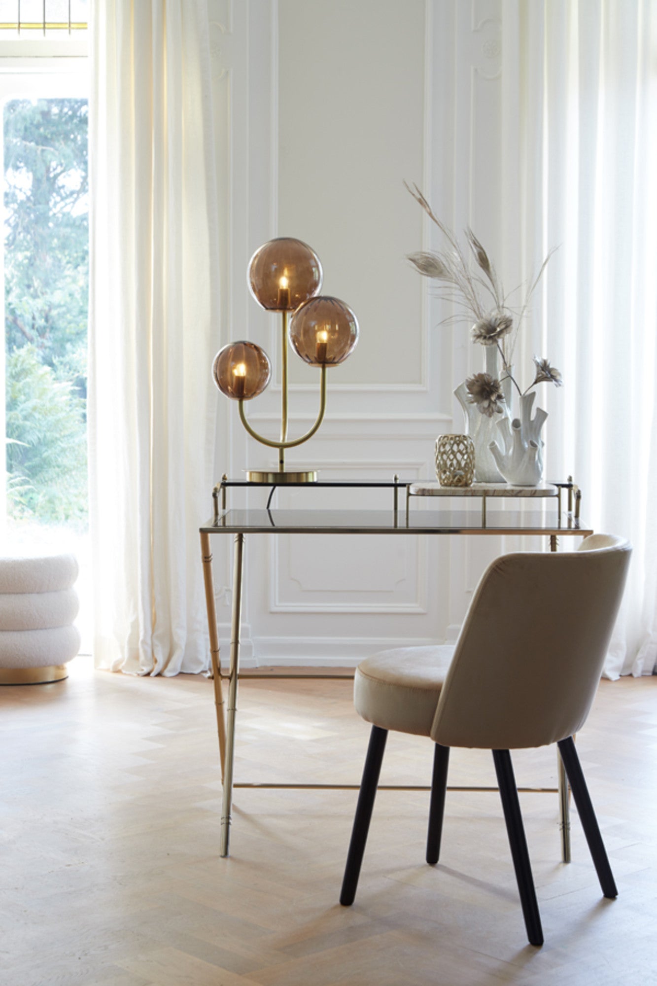 retro-gouden-tafellamp-drie-lichtpunten-light-living-magdala-variant-image5