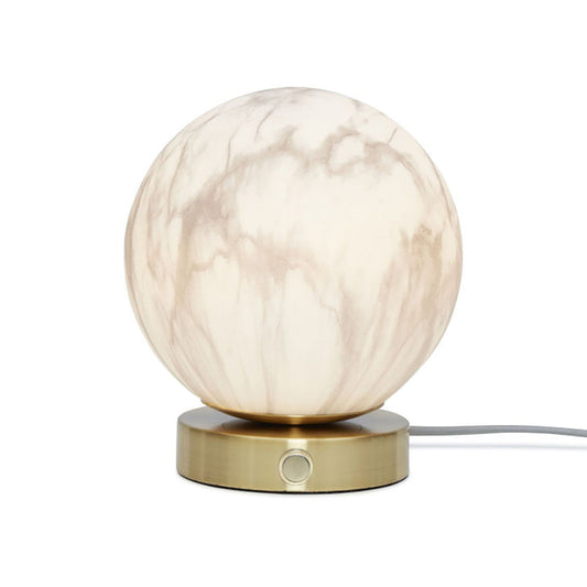 goudkleurige-tafellamp-dessinbol-its-about-romi-carrara-main-image