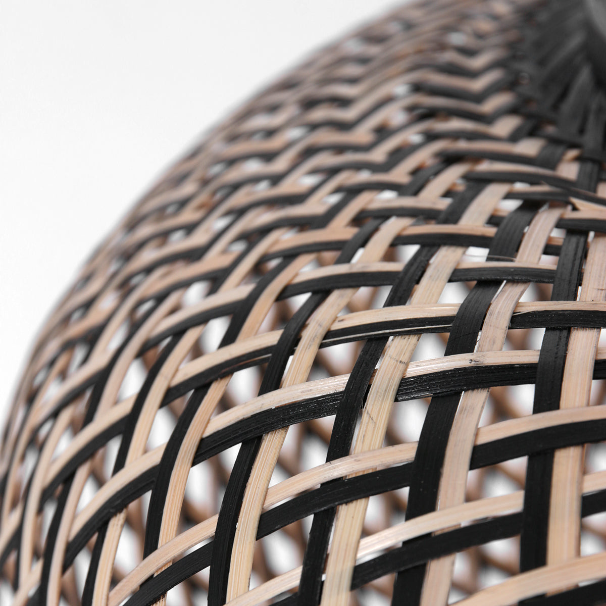 gevlochten-rotan-hanglamp-anne-lighting-maze-variant-image5