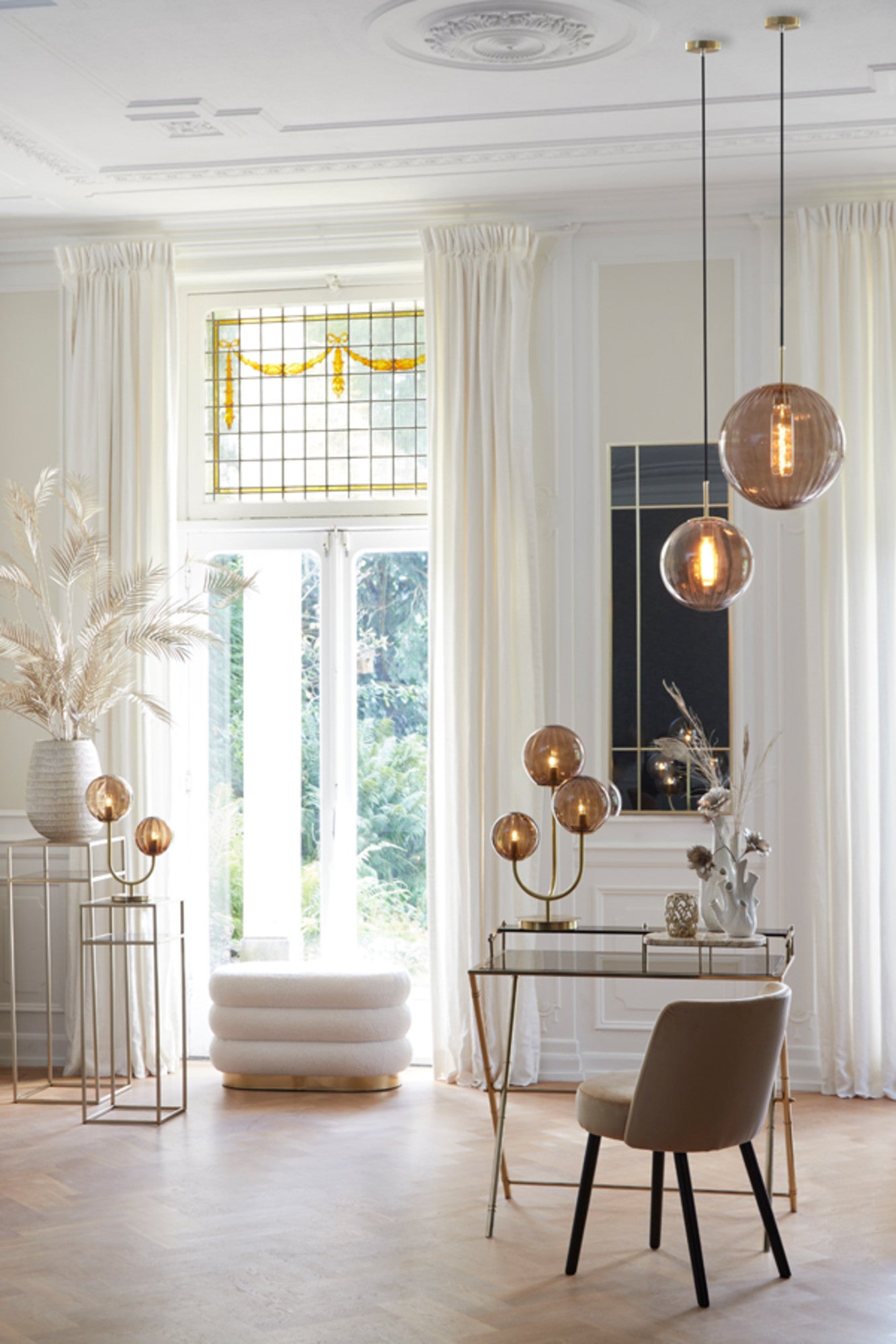 retro-gouden-tafellamp-rookglazen-bollen-light-living-magdala-variant-image4