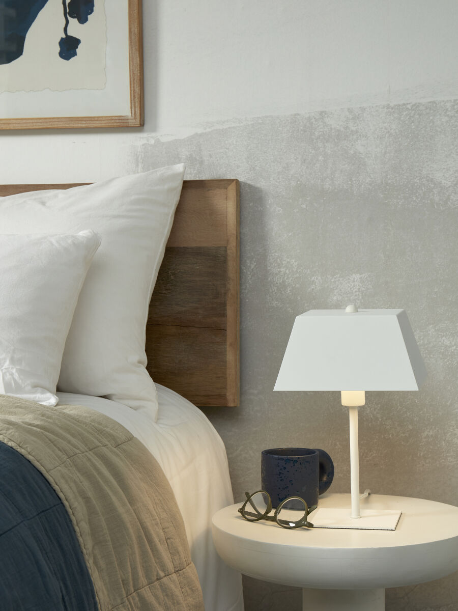 witte-vierkante-retro-tafellamp-its-about-romi-perth-variant-image4