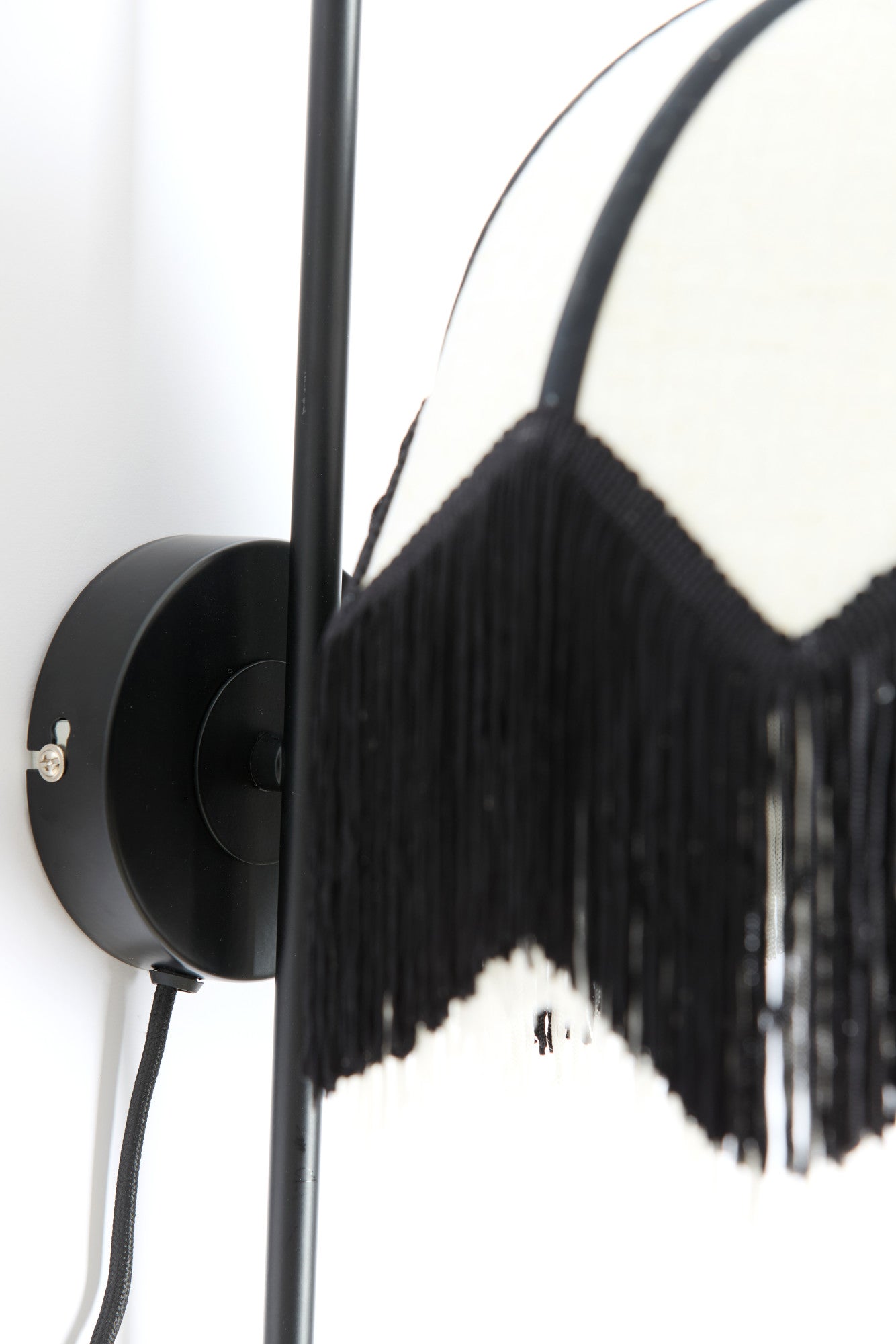 zwart-witte-franjes-lampenkap-light-living-sulina-variant-image7