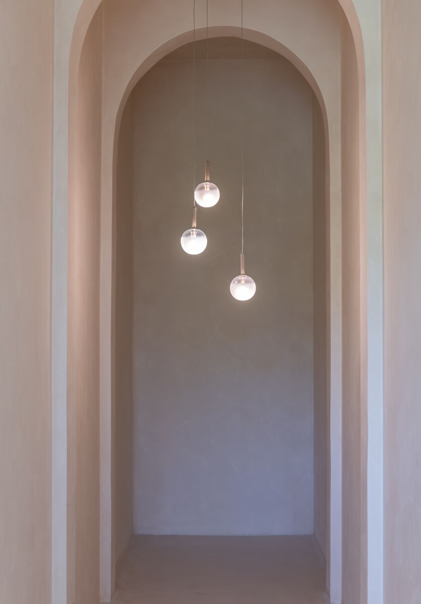 Lampada a sospensione a 3 luci in vetro color sabbia naturale It's About RoMi Murano – disegno con le misure