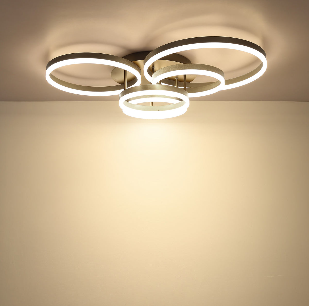 Zilverkleurige aluminium plafondlamp met vier ronde ringen – maattekening