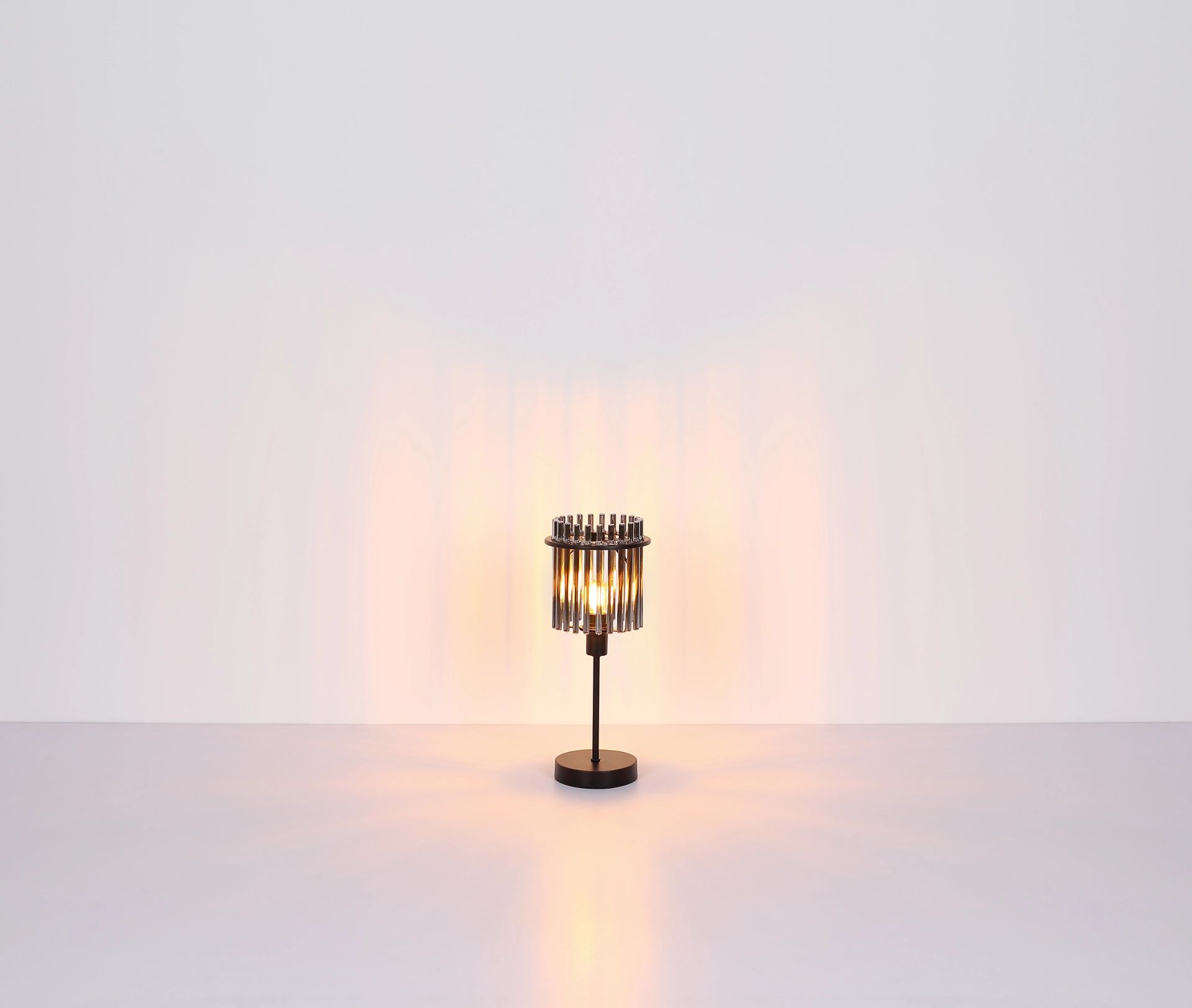 moderne-tafellamp-met-rookkleurige-glazen-staven-gorley-variant-image5